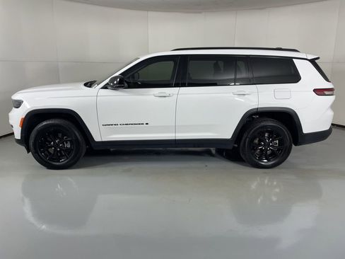 Used 2024 Jeep Grand Cherokee L Laredo image 5