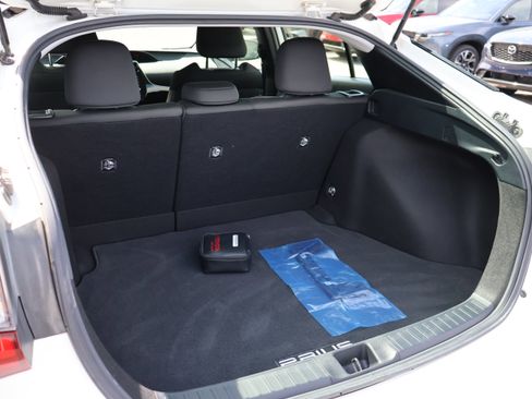 Used 2021 Toyota Prius L Eco FWD image 17