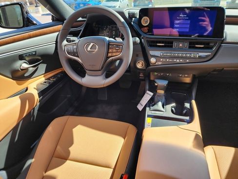 Used 2025 Lexus ES 350 w/ Premium Package FWD image 25