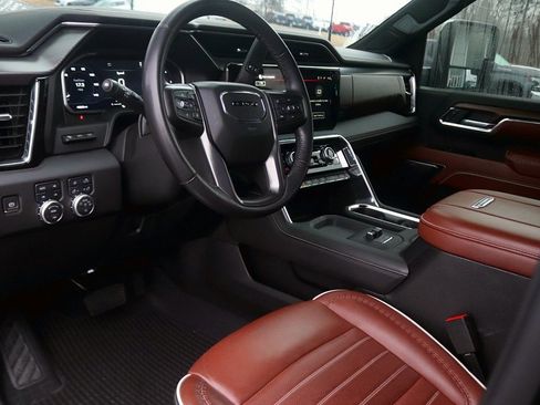 Used 2024 GMC Sierra 2500 Denali Ultimate image 14