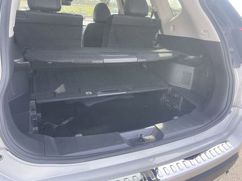 Used 2017 Nissan Rogue SL w/ SL Premium Package image 5