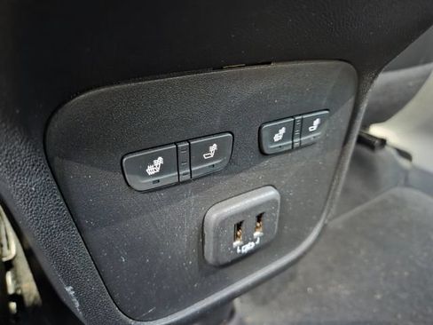 Used 2019 Chevrolet Equinox Premier FWD image 12