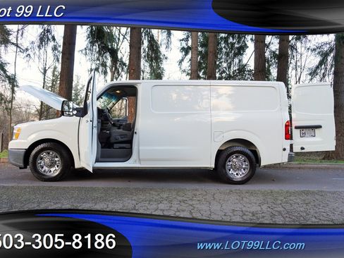Used 2020 Nissan NV 3500 SL image 21