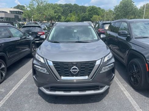 Used 2022 Nissan Rogue SV FWD image 4