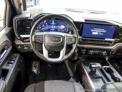 Used 2025 GMC Sierra 1500 Elevation w/ Preferred Package AWD/4WD image 3