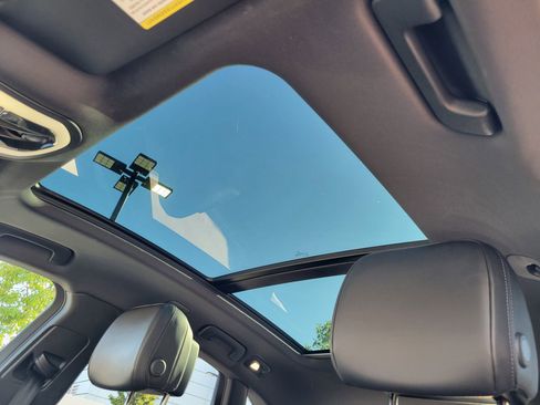 Certified 2024 Porsche Macan S image 27