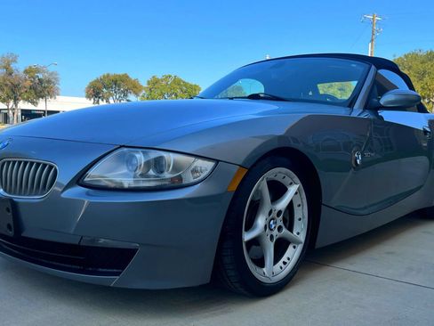 Used 2008 BMW Z4 3.0si RWD image 4