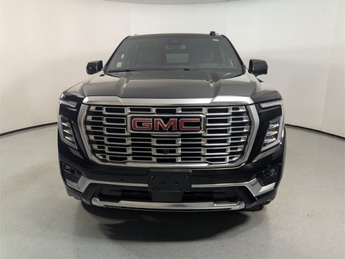 Used 2025 GMC Yukon Denali image 2