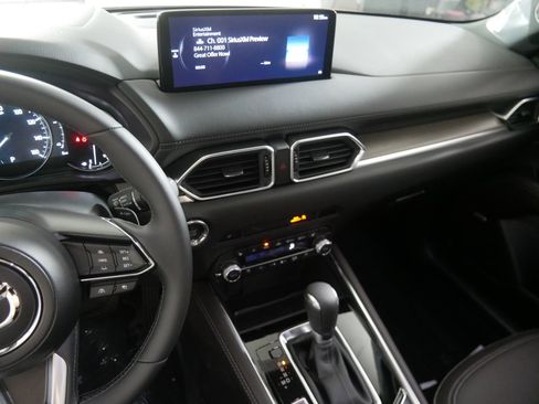 New 2025 MAZDA CX-5 Signature image 5