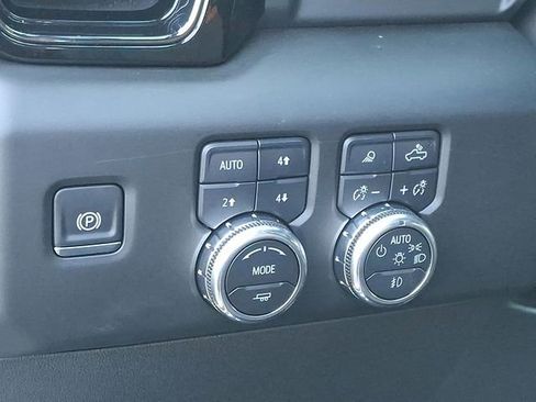 Certified 2025 GMC Sierra 1500 AT4 w/ AT4 Premium Package image 35