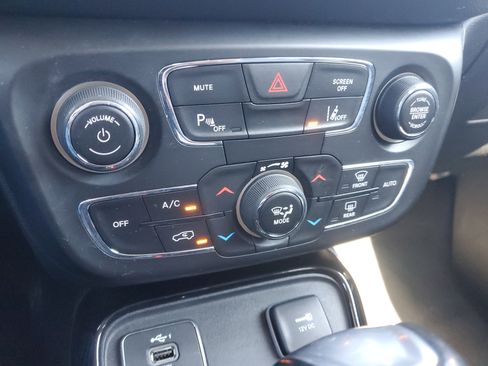 Used 2021 Jeep Compass Limited image 19