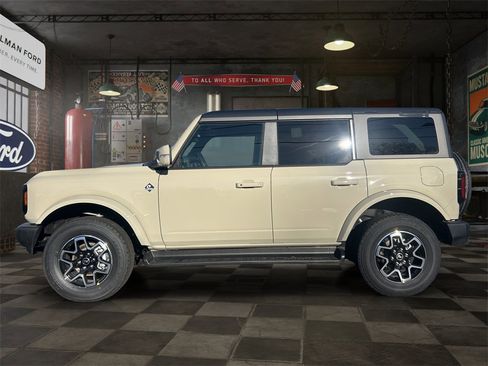 New 2025 Ford Bronco Outer Banks image 36