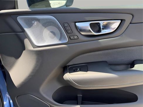 Used 2021 Volvo XC60 T5 R-Design w/ Advanced Package FWD image 32