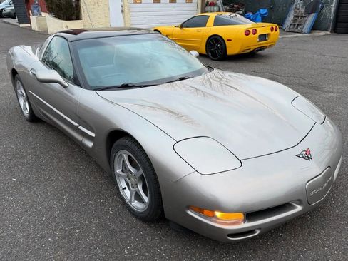 Used 2000 Chevrolet Corvette Coupe w/ Memory Pkg image 12
