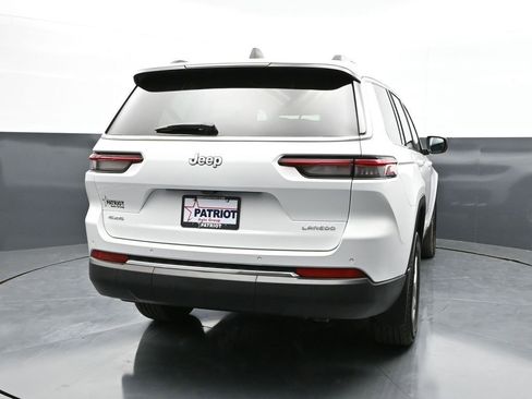 New 2026 Jeep Grand Cherokee L Laredo w/ MOPAR Finishing Package AWD/4WD image 2