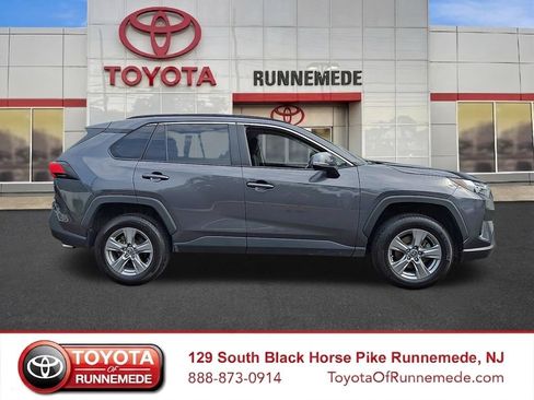 Used 2024 Toyota RAV4 XLE FWD image 7