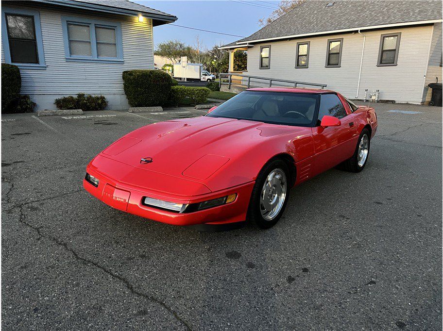 Used 1994 Chevrolet Corvette Coupe RWD image 3