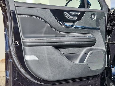 New 2025 Lincoln Corsair Reserve w/ Equipment Group 202A image 7