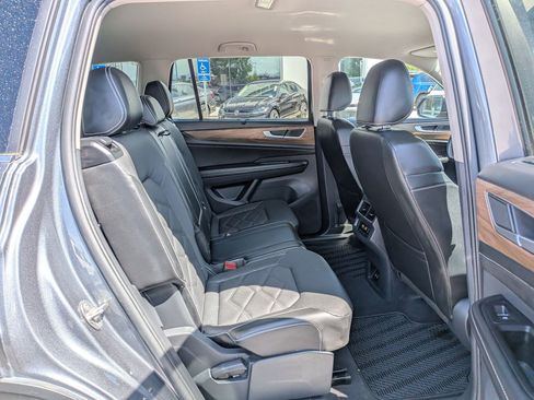Used 2024 Volkswagen Atlas SE AWD/4WD image 30