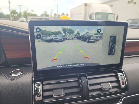 Certified 2024 Lincoln Navigator Reserve AWD/4WD image 37