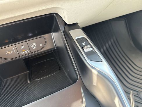 New 2025 Kia Sorento S image 35