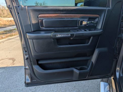 Used 2016 RAM 2500 Laramie w/ Convenience Group image 12