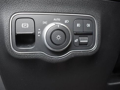 Used 2022 Mercedes-Benz GLA 250 4MATIC w/ Premium Package Lite image 20