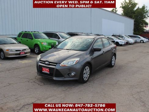 Used 2012 Ford Focus SE FWD image 1