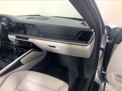 Certified 2022 Porsche 911 Carrera RWD image 17