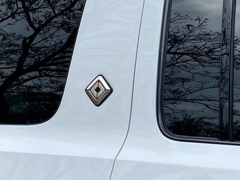 Used 2023 Rivian R1S Adventure image 21