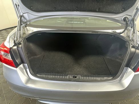 Used 2017 Subaru Legacy 2.5i Limited AWD/4WD image 29