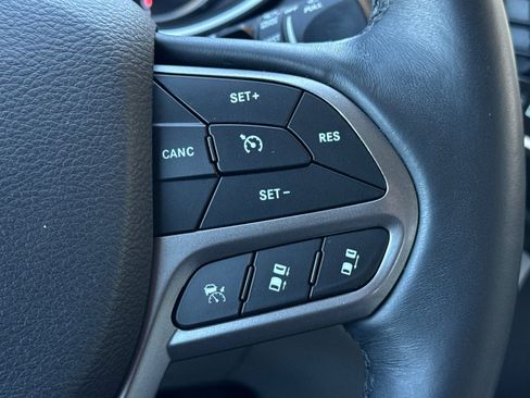 Used 2019 Jeep Cherokee Limited w/ Luxury Group AWD/4WD image 29