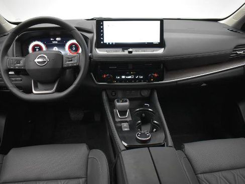 Certified 2026 Nissan Rogue Platinum w/ Platinum Premium Package AWD/4WD image 29