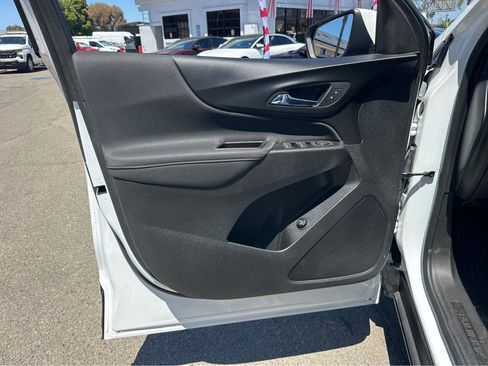 Used 2022 Chevrolet Equinox RS w/ Infotainment Package FWD image 15