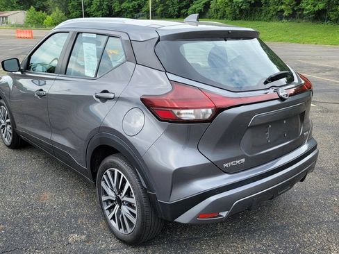 Used 2024 Nissan Kicks SV FWD image 9