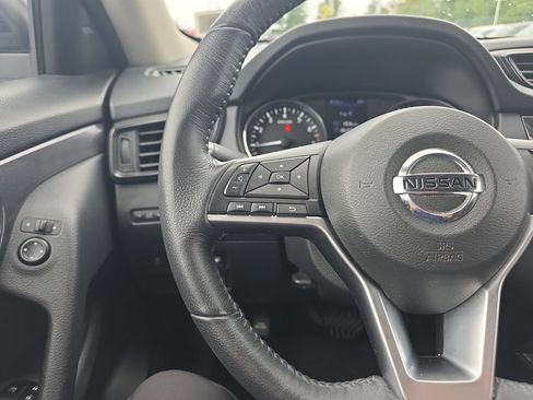 Used 2018 Nissan Rogue SV AWD/4WD image 28