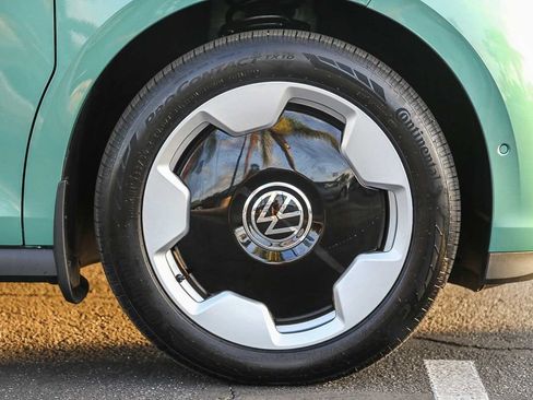 New 2025 Volkswagen ID. Buzz Pro S Plus image 15