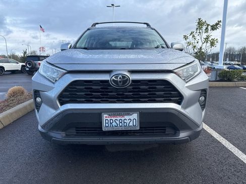 Used 2019 Toyota RAV4 XLE image 2