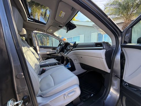 Used 2018 Honda Odyssey EX-L image 12