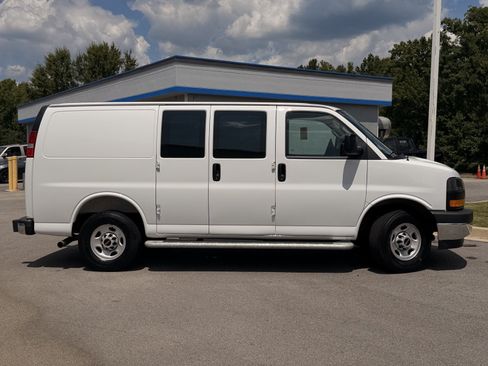 Used 2025 GMC Savana 2500 w/ Driver Convenience Package RWD image 13