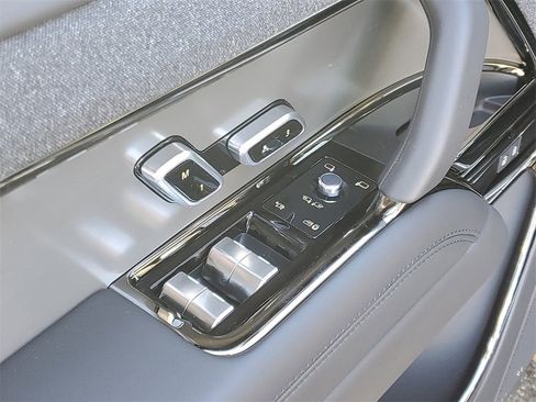 New 2026 Land Rover Range Rover Sport SE image 10