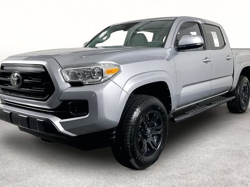 Used 2020 Toyota Tacoma SR w/ SR Convenience Package RWD image 12