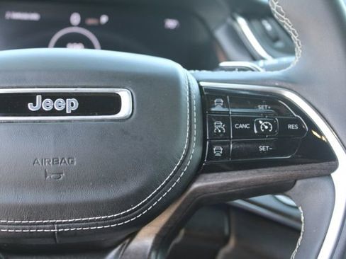 Used 2023 Jeep Grand Cherokee L Overland AWD/4WD image 16