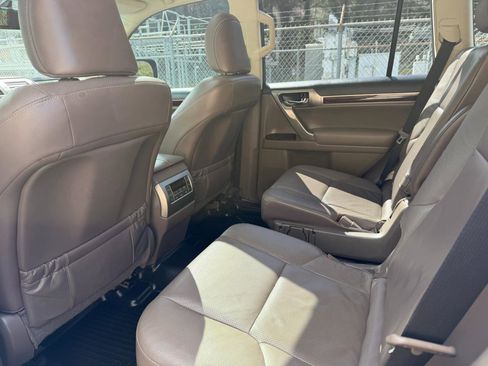 Used 2018 Lexus GX 460 Premium AWD/4WD image 11