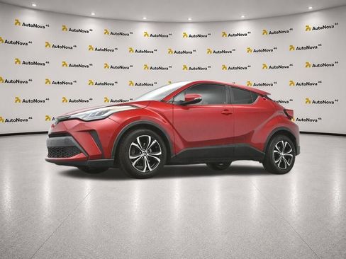 Used 2020 Toyota C-HR LE FWD image 38
