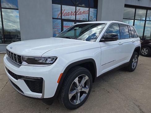 New 2026 Jeep Grand Cherokee Limited AWD/4WD image 2