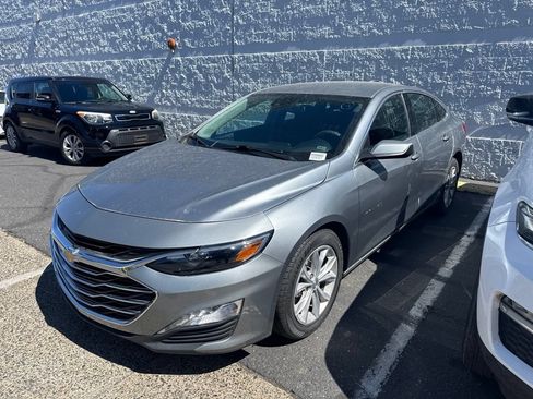 Used 2025 Chevrolet Malibu LT FWD image 1