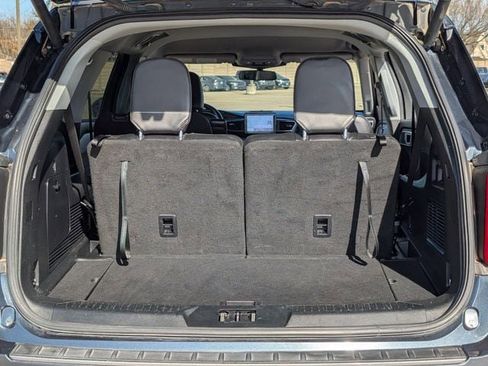 Used 2022 Ford Explorer XLT w/ Equipment Group 202A image 28
