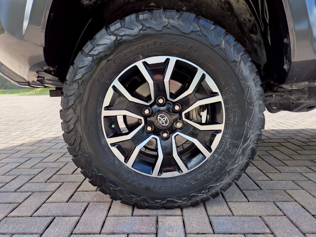 Used 2023 Toyota Tacoma TRD Sport w/ Advanced Technology Package AWD/4WD image 19