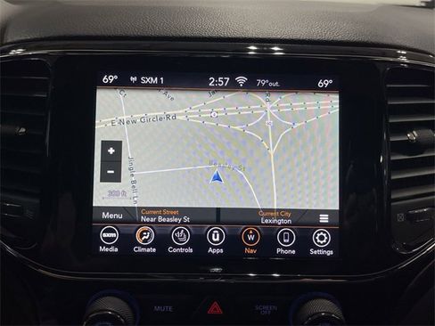 Used 2020 Jeep Grand Cherokee Altitude image 24